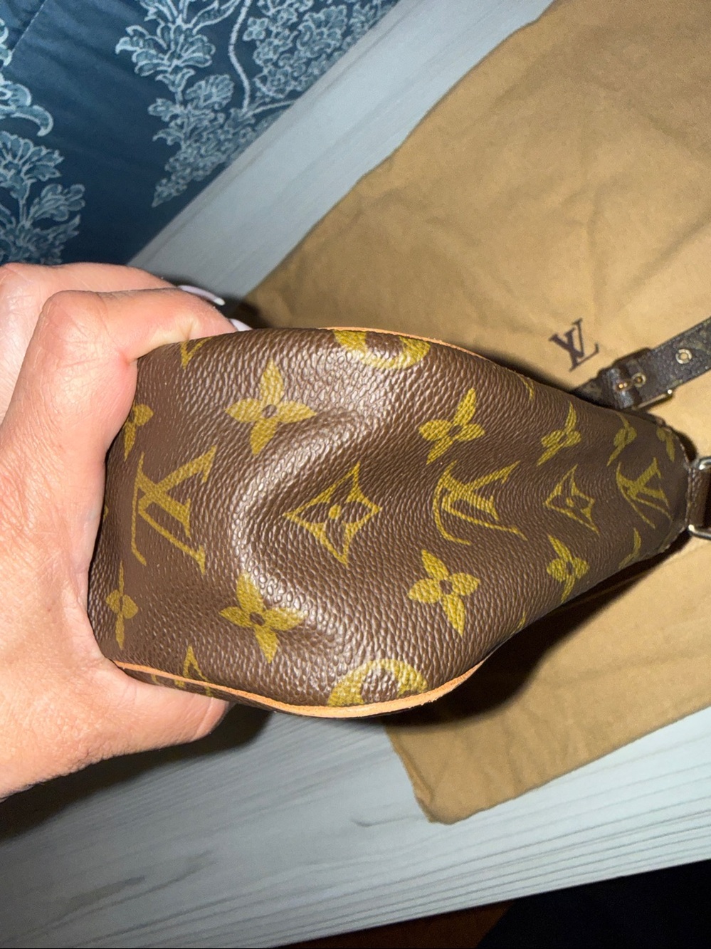 Louis Vuitton Marceau Monogram Canvas Bag-Authentic - Picture 6 of 16